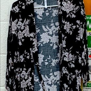 Women’s Floral Cardigan Medium